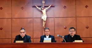 Obispos de Ecuador piden archivar proyecto de ley sobre reproducción asistida –