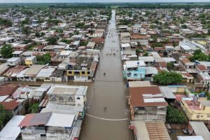 Emergencia en Ecuador: Masivas inundaciones y ríos desbordados dejan a más de 22 mil personas afectadas